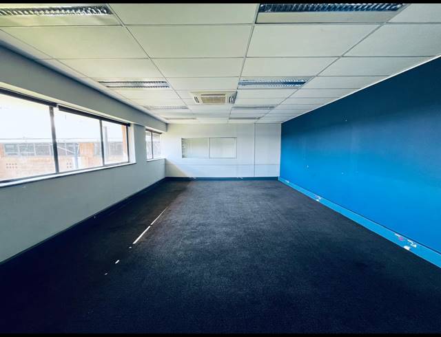 1,840M² OFFICE TO LET IN RANDJESPARK